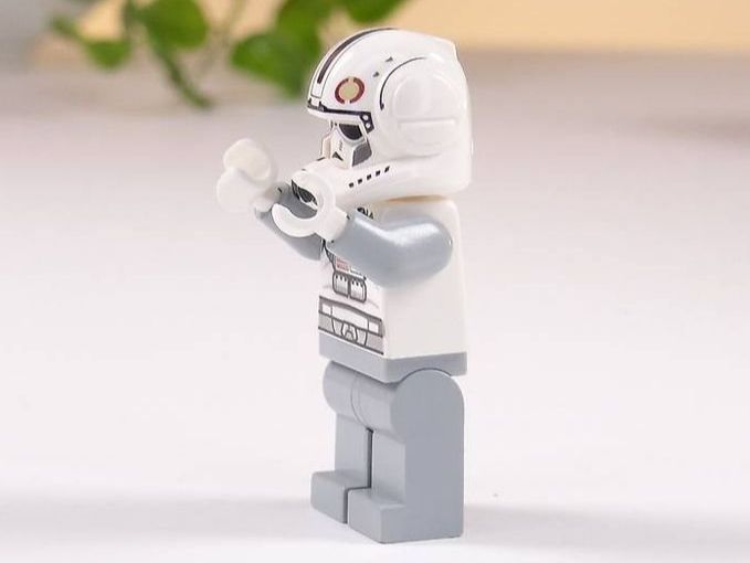 Lego Kit di costruzioni: LEGO Star Wars Clone Trooper V-wing Pilot sw0525 – Usato da Wetzikon ZH venduto da Bambiskus 3