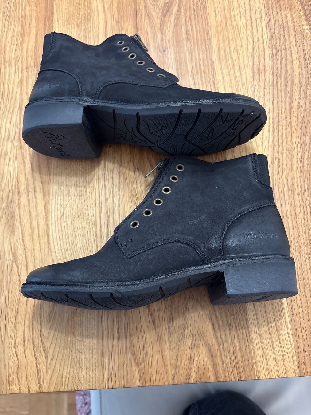 Kickers Damenschuhe: Très jolies Kickers noires T39 – Neu und originalverpackt aus Biel/Bienne von tatilene 1
