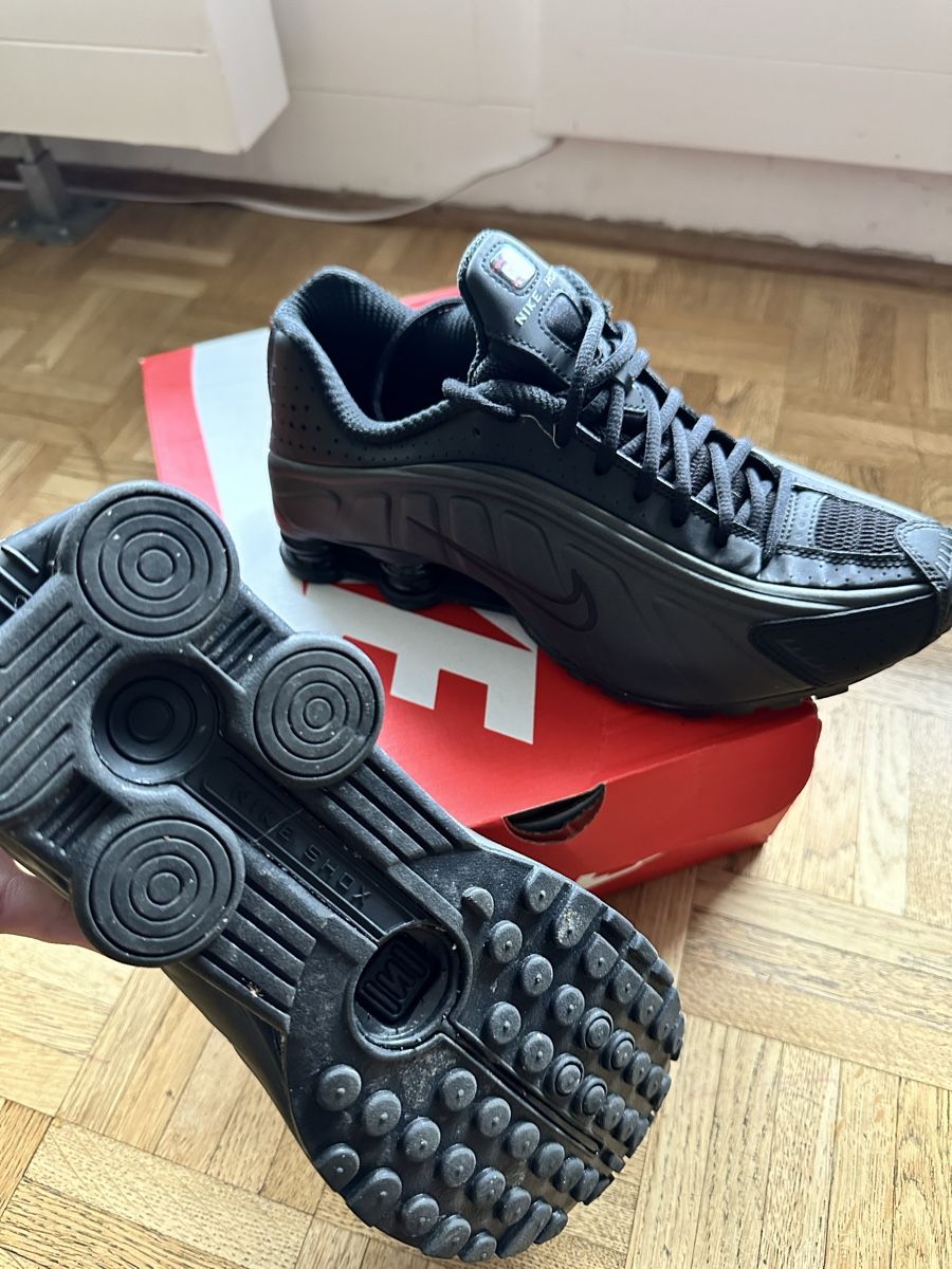 Nike Herrenschuhe: Nike Shox R4 – Neu (gemäss Beschreibung) aus Châtelaine von Mayy 3