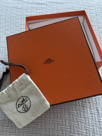 Hermès Schachtel mit Schmuck Beutel