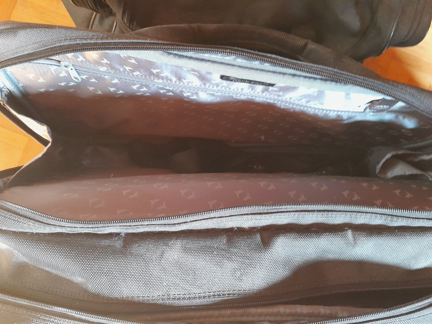 Taschen: 2 Taschen – Gebraucht aus Rüti ZH von Alemanni 6