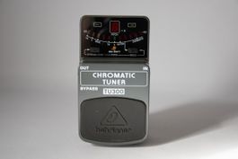 Behringer Bodeneffekt Chromatic Tuner TU300 gebraucht