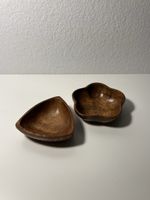 Lot de deux coupelles décoratives en bois sculpté