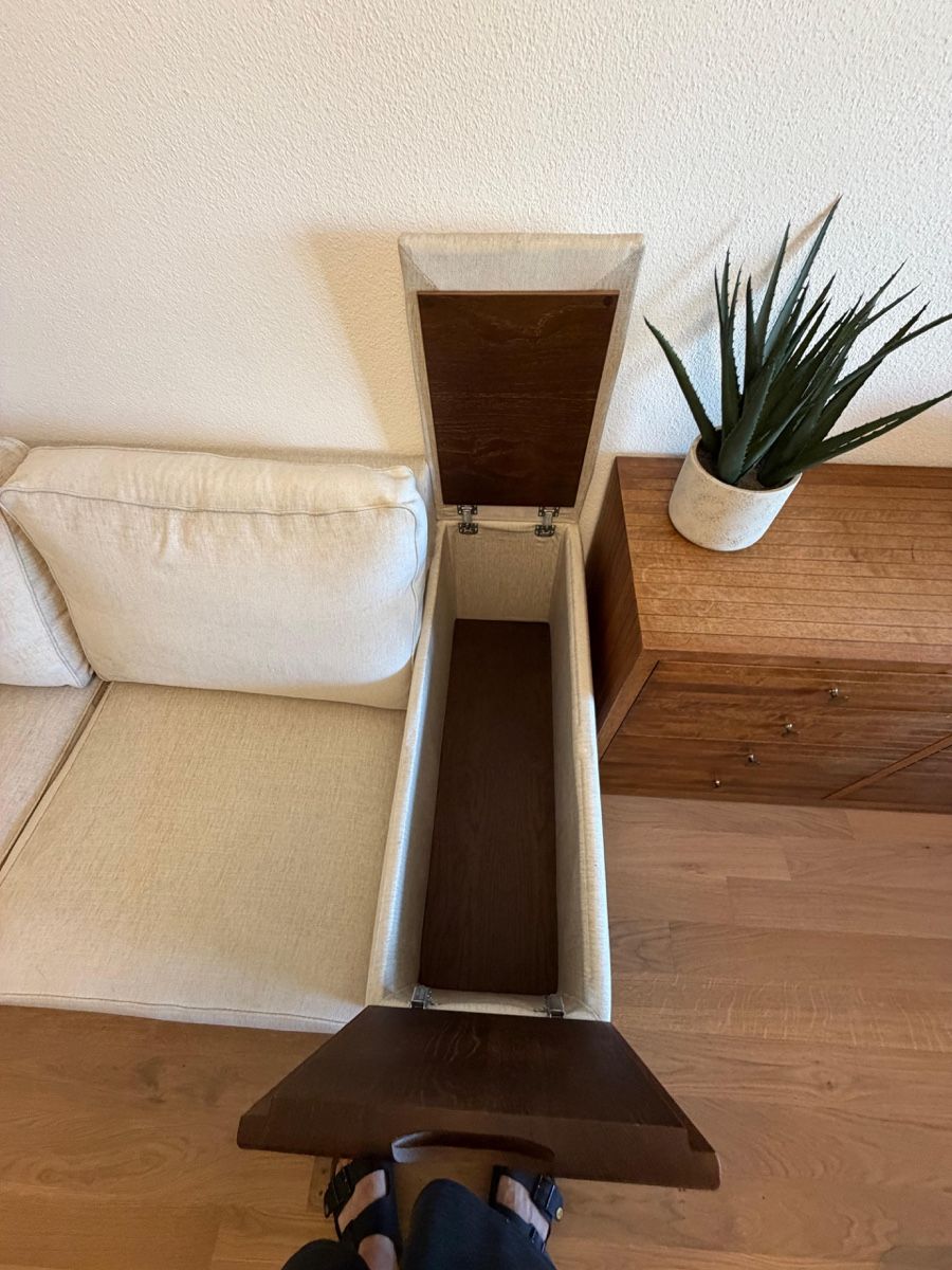 Pfister Sofas: Sofa mit integriertem Stauraum beige 2 Sitzplätze – Gebraucht aus Frick von salomebu 3