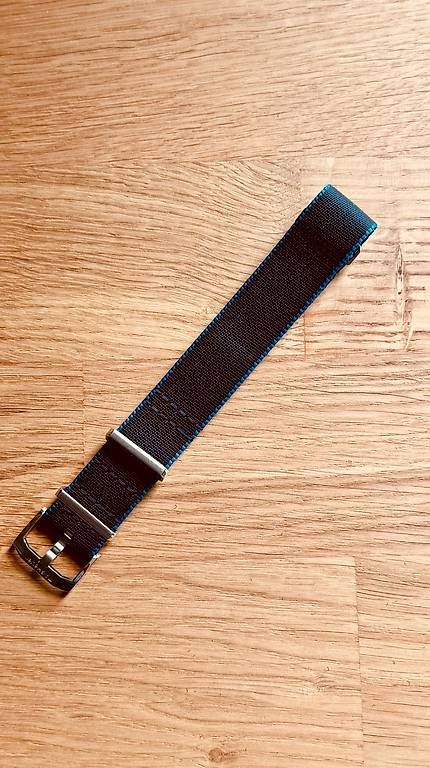 Bracciali & Braccialetti: Tag Heuer original Nato Strap – Nuovo e nell'imballaggio originale da Bennau venduto da Andris_