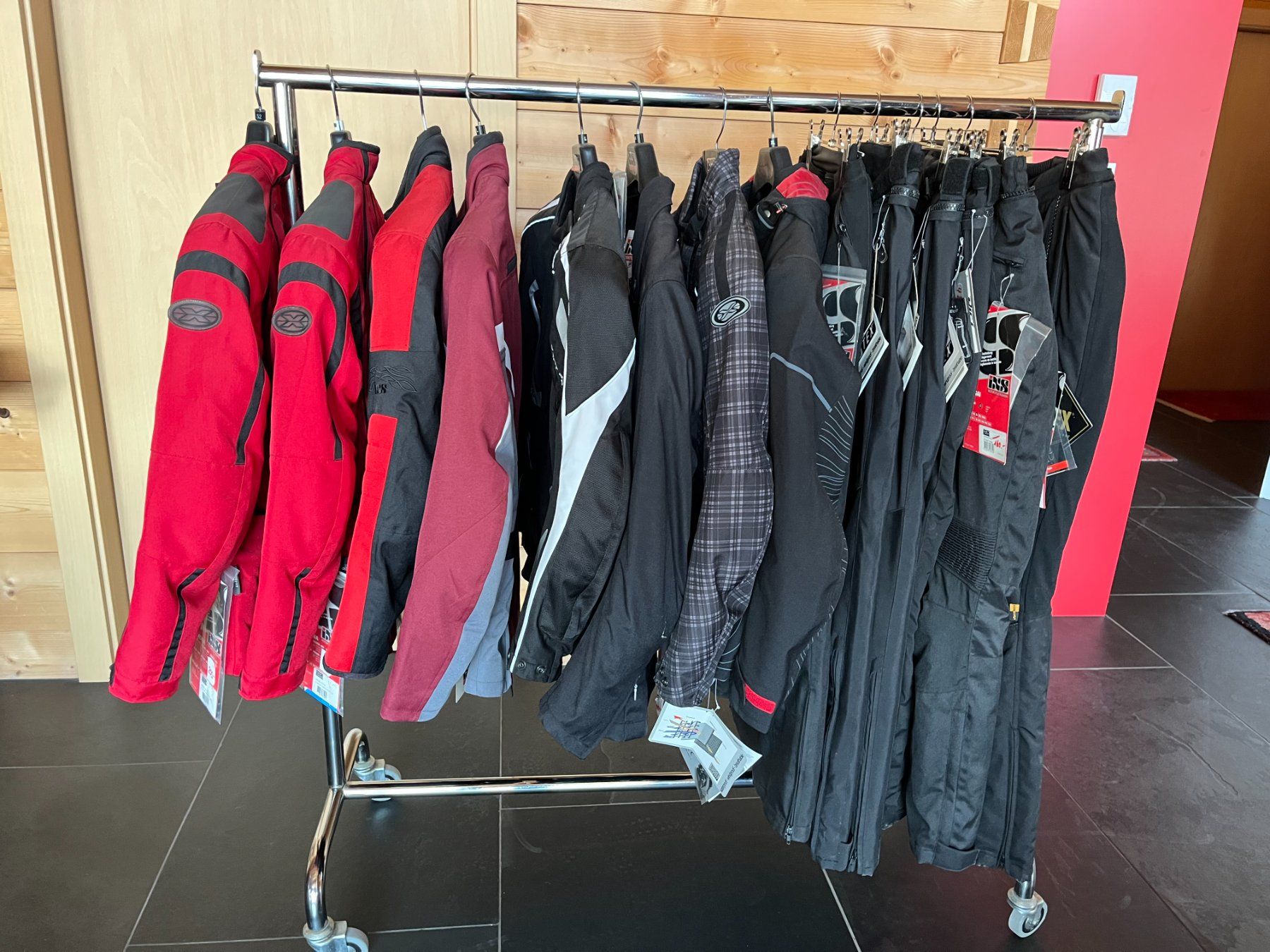 IXS Lotti di vestiti: Motorradbekleidung Restposten – Nuovo (secondo la descrizione) da Schluein venduto da susi34 4