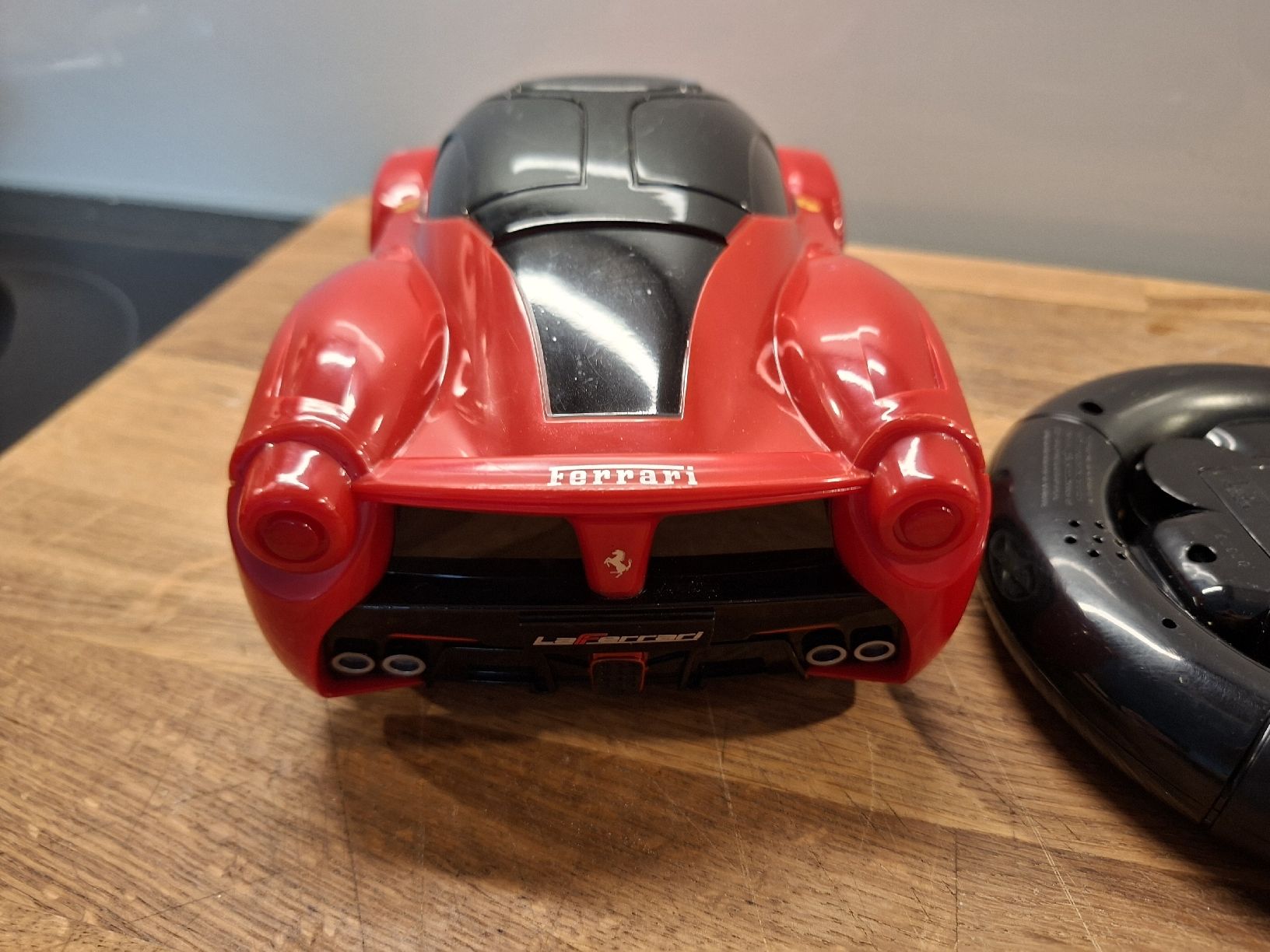 Jouets: BB Junior Ferrari Ferngesteuert – D'occasion à Meinisberg par Destiny1972 2