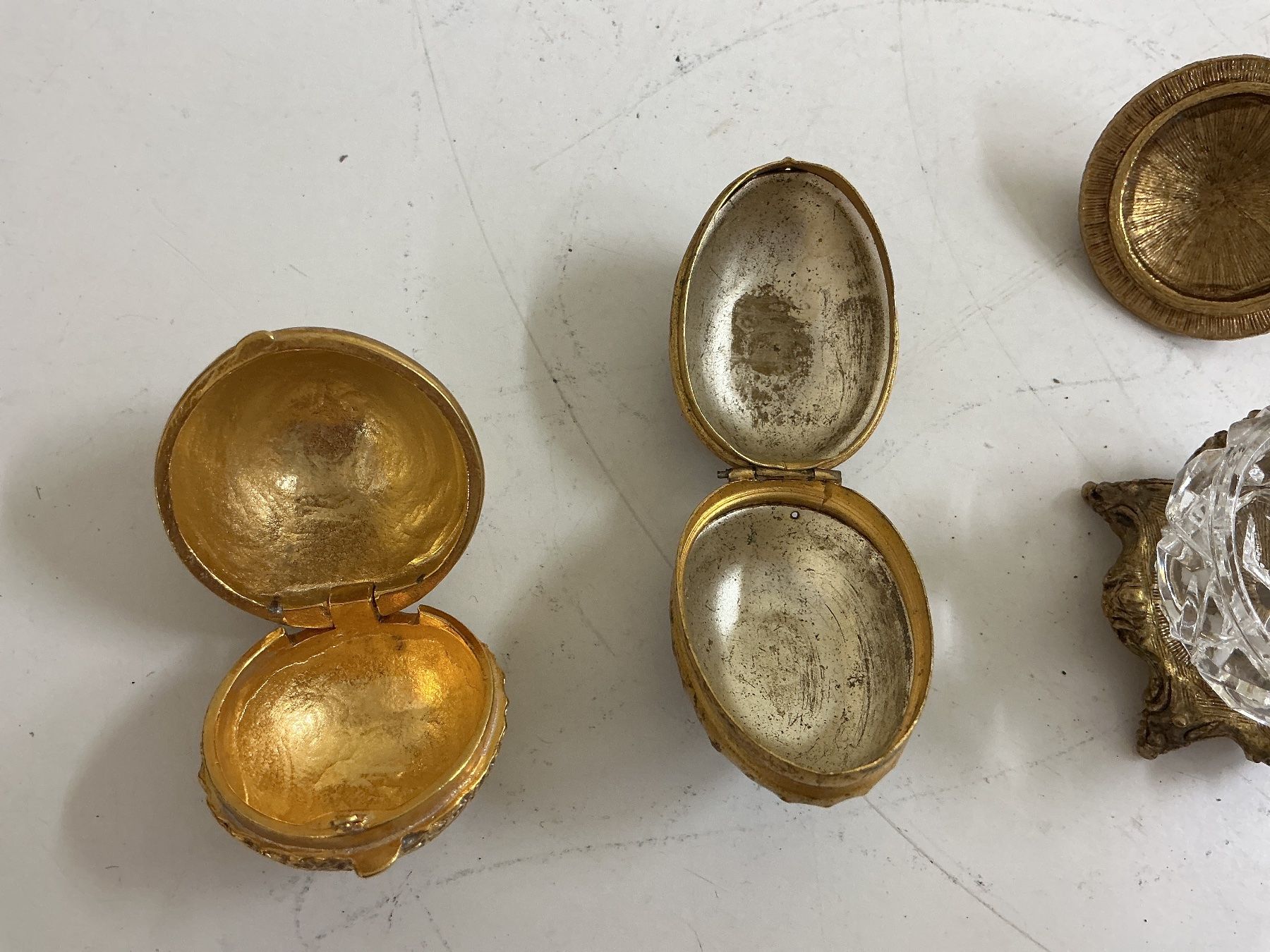 Tutte le decorazioni: 4 kleine Glitzer Dosen – Usato da Bern venduto da vielerart 5