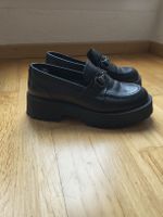 Echt Leder Loafer schwarz mit Plateau guter Zustand ab CHF 1