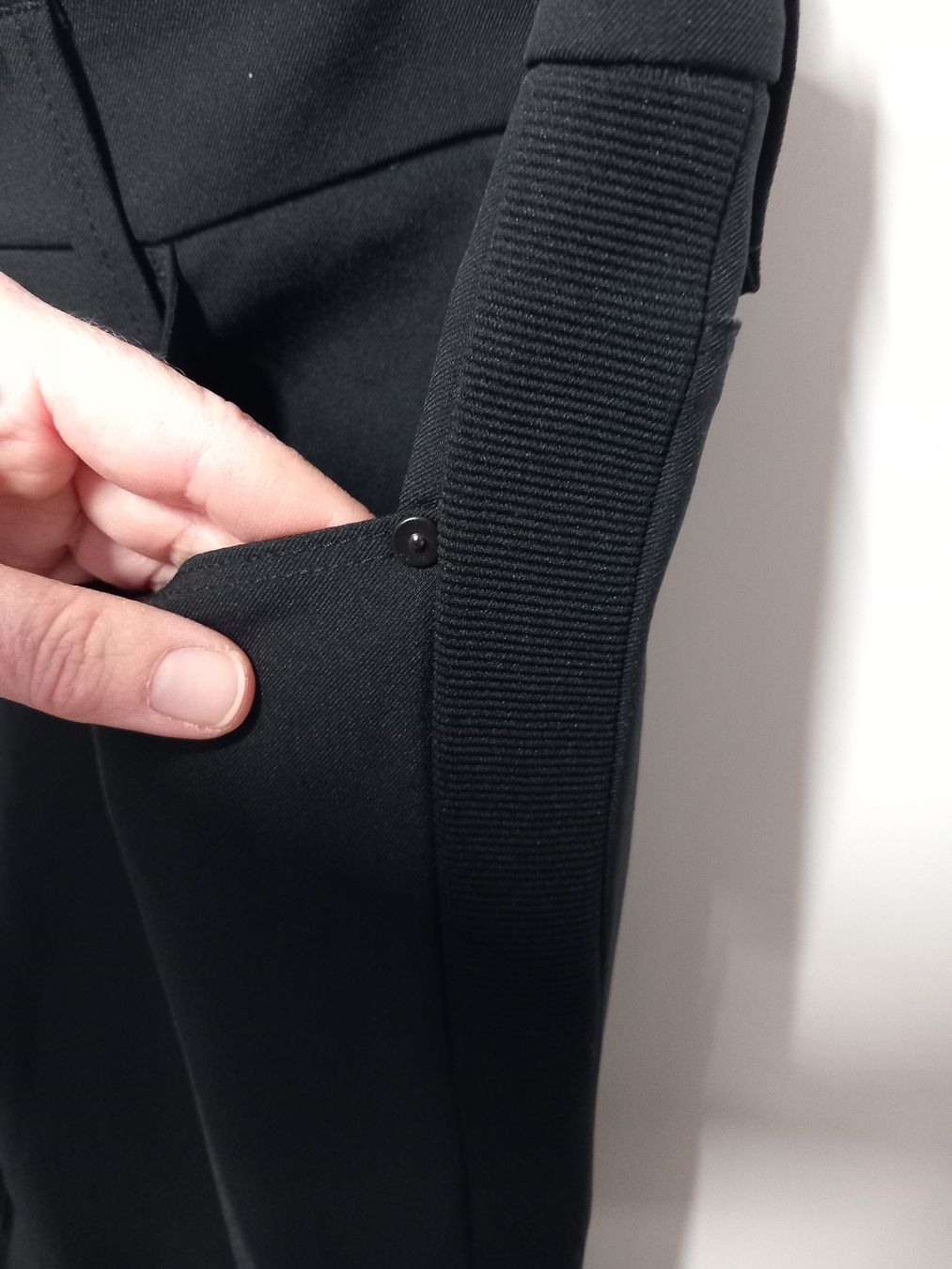 Cambio Pantaloni: CAMBIO Elastische, elegante Hose Gr.44 schwarz, neuwertig – Nuovo (secondo la descrizione) da Gwatt (Thun) venduto da umwelt-brocki 3