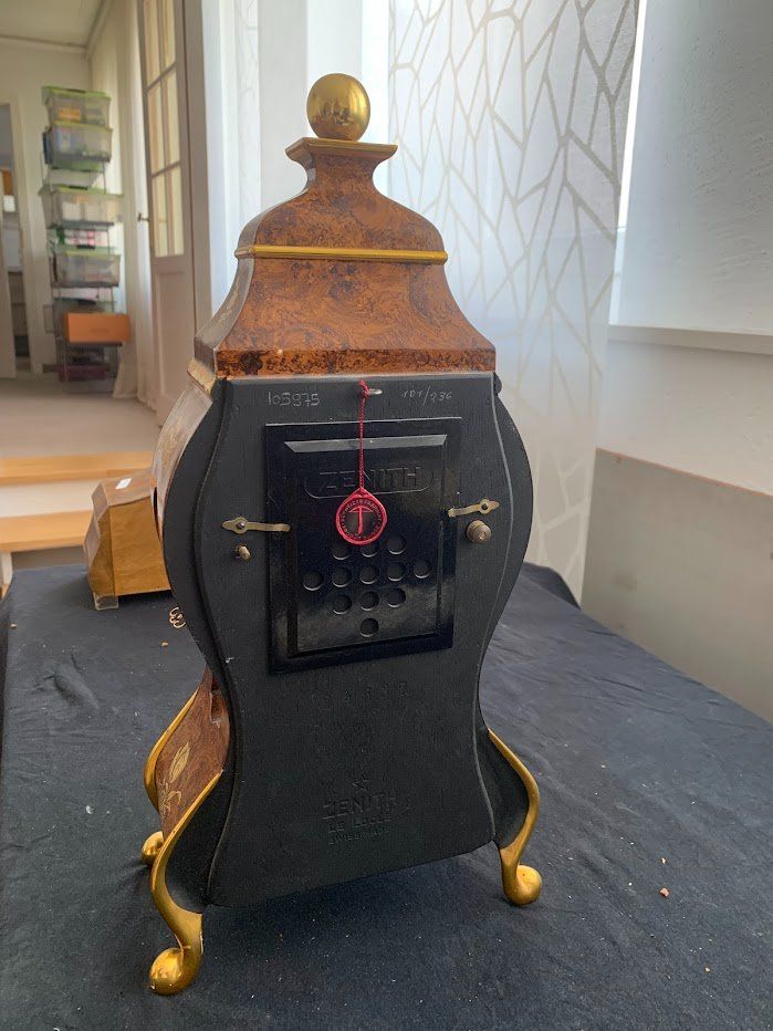 Zenith Orologi da terra & Orologi da parete: Antike Neueburger Pendule von Zenith – Usato da Altdorf UR venduto da Regulo 4