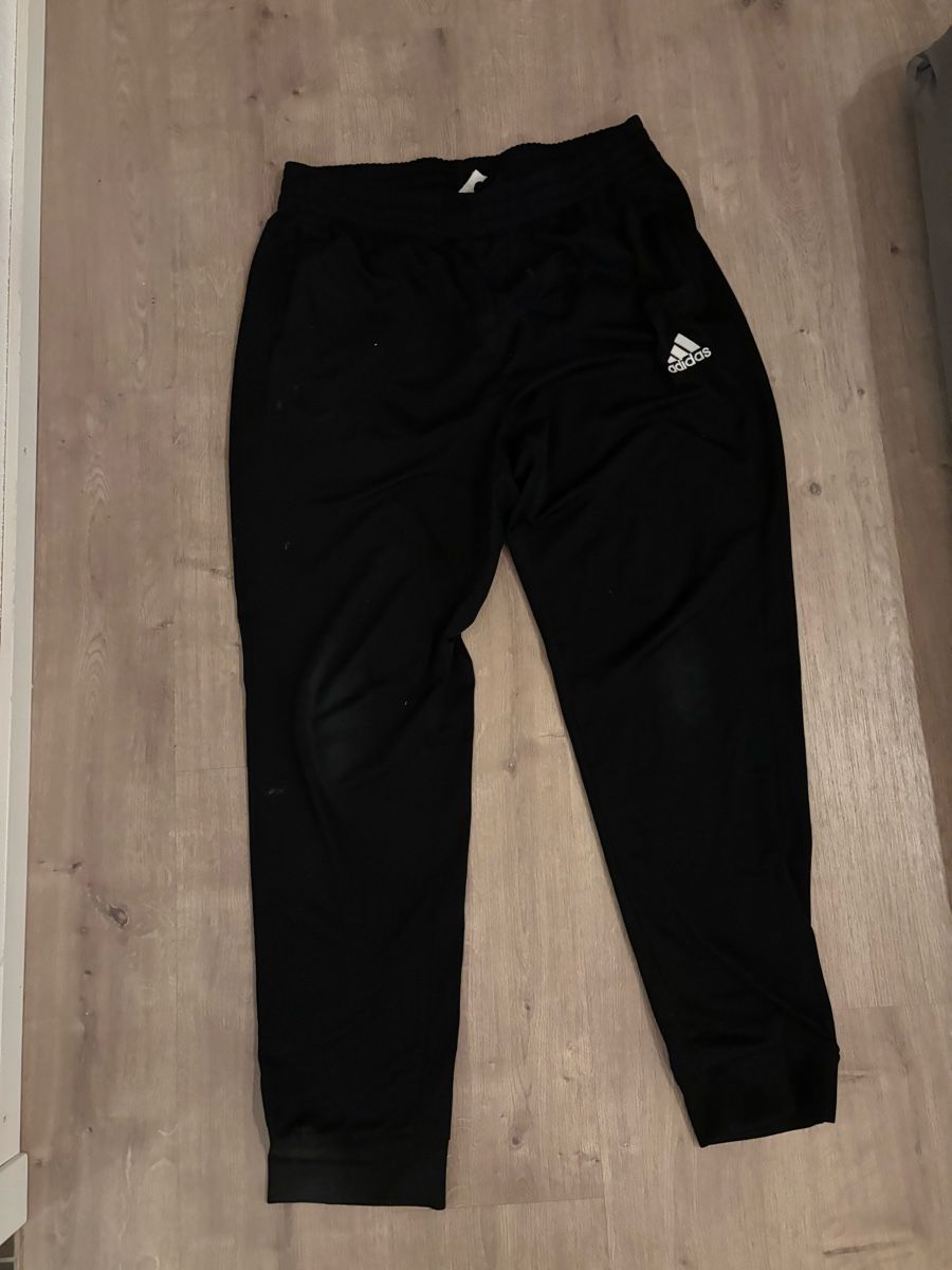Adidas Costumes: Adidas Trainer – D'occasion à Wimmis par Soccerfanshop