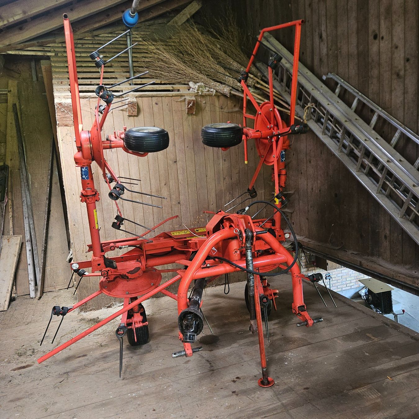 Toutes les machines: Kreiselheuer Kuhn – D'occasion à Röthenbach i. E. par Mh160