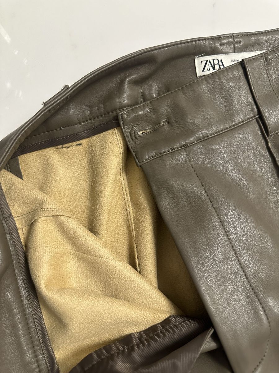 Zara Pantaloni: Zara Lederhose Kunstleder Khaki Gr. M – Usato da Zürich venduto da kri_hy6t 2
