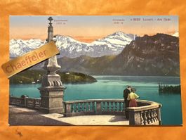 Luzern am Quai mit See, Berge & Liebespaar