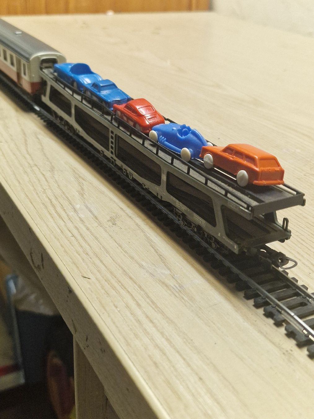 Lima Modellini di ferrovie: Lokomotive Lima mit zwei wagons  – Usato da Herzogenbuchsee venduto da ioa_zcm6 4