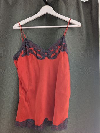 Damen Top 100% Seide Vivis rot Spitze Grösse L (eher M?)