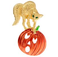 Halloween Brosche: Katze auf Kürbis, goldfarben, neu!