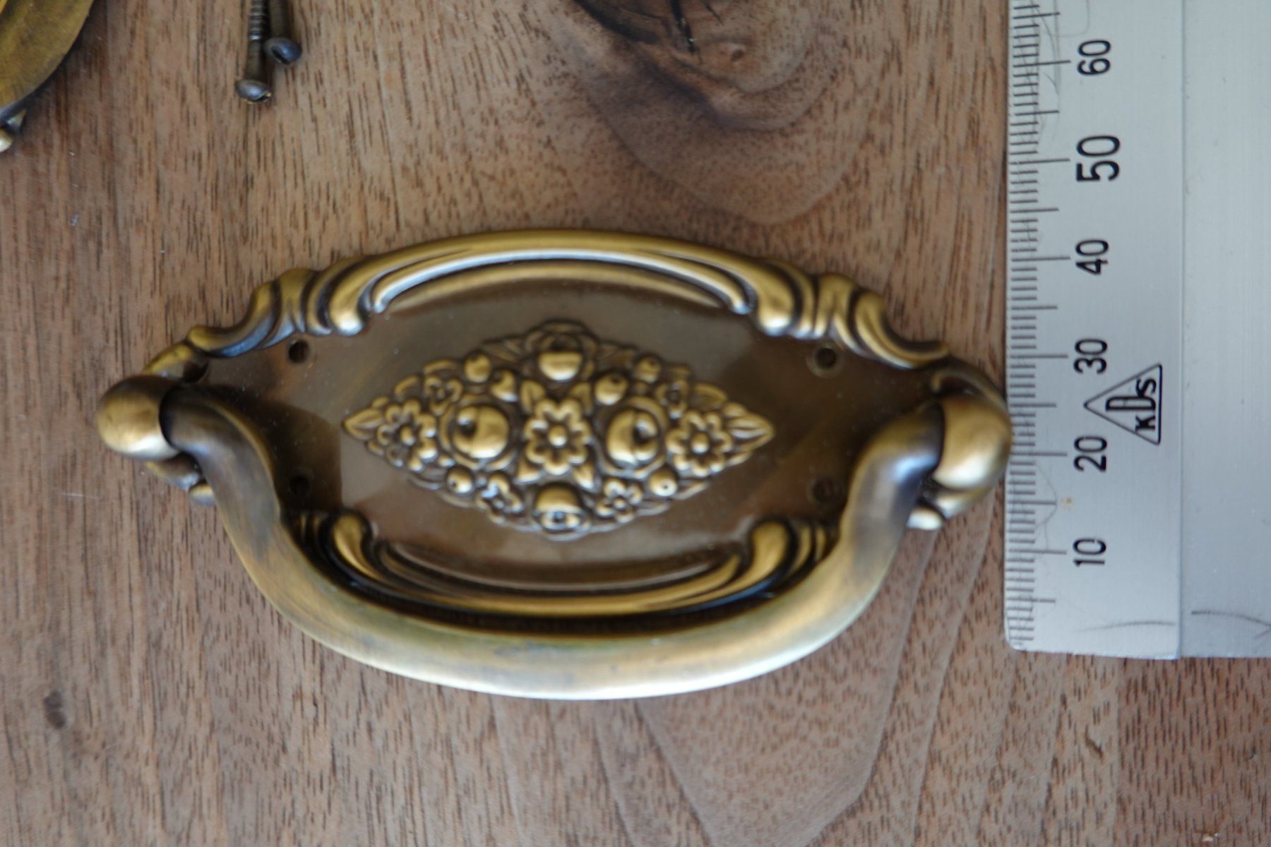 Ferramenta: Möbelgriffe - Kommodengriffe - antik vintage – Usato da Hausen AG venduto da nordost 2