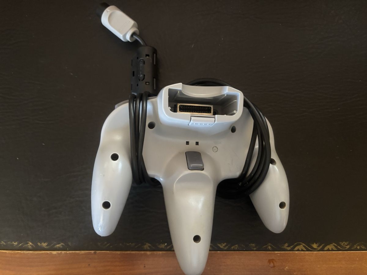 Nintendo Giochi: Manette Nintendo 64 grise occasion – Usato da Mézières VD venduto da P-M-C 1