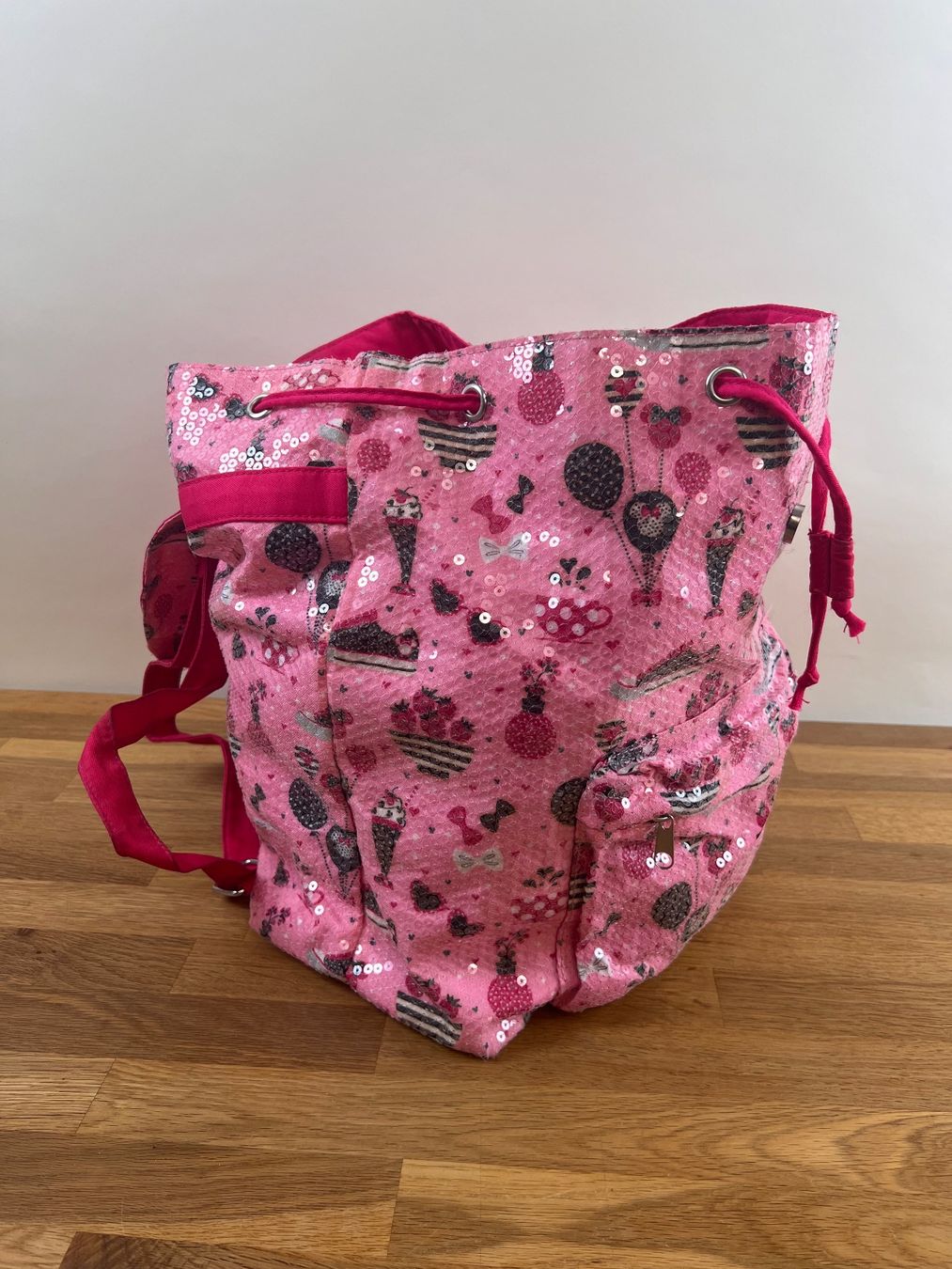 Disney Borse & Zaini: Disney Pink Glänzender Rucksack – Usato da Hünenberg See venduto da mississauga 5