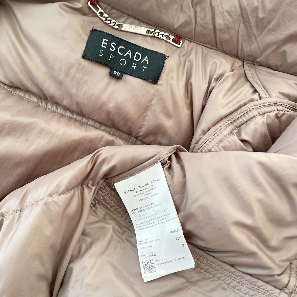 Escada Giacche: ESCADA SPORT Down Jacket – Nuovo (secondo la descrizione) da Emmen venduto da Avviivva_Com2023 7