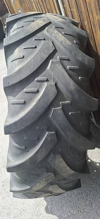 Continental Pneumatici & Ruote complete: Traktor Konpletträder – Usato da Pfäffikon SZ venduto da chi_6tsn 3