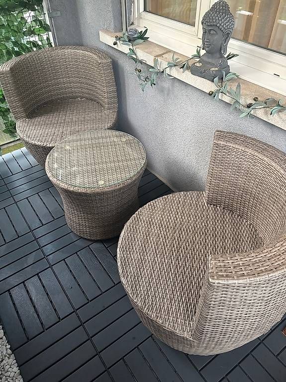 Set di tavolo e panche: Rattanmöbel Set  – Usato da Bern venduto da nat_6qtd