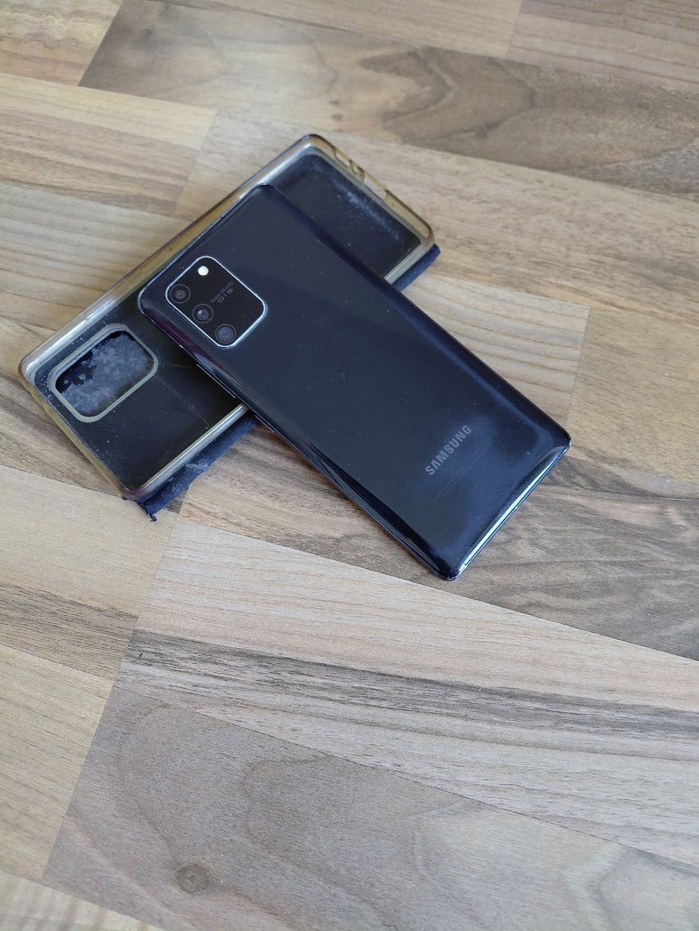 Samsung Telefoni cellulari / Smartphones: Samsung Galaxy S10 Lite Smartphone – Usato da Dulliken venduto da liv_b665 1