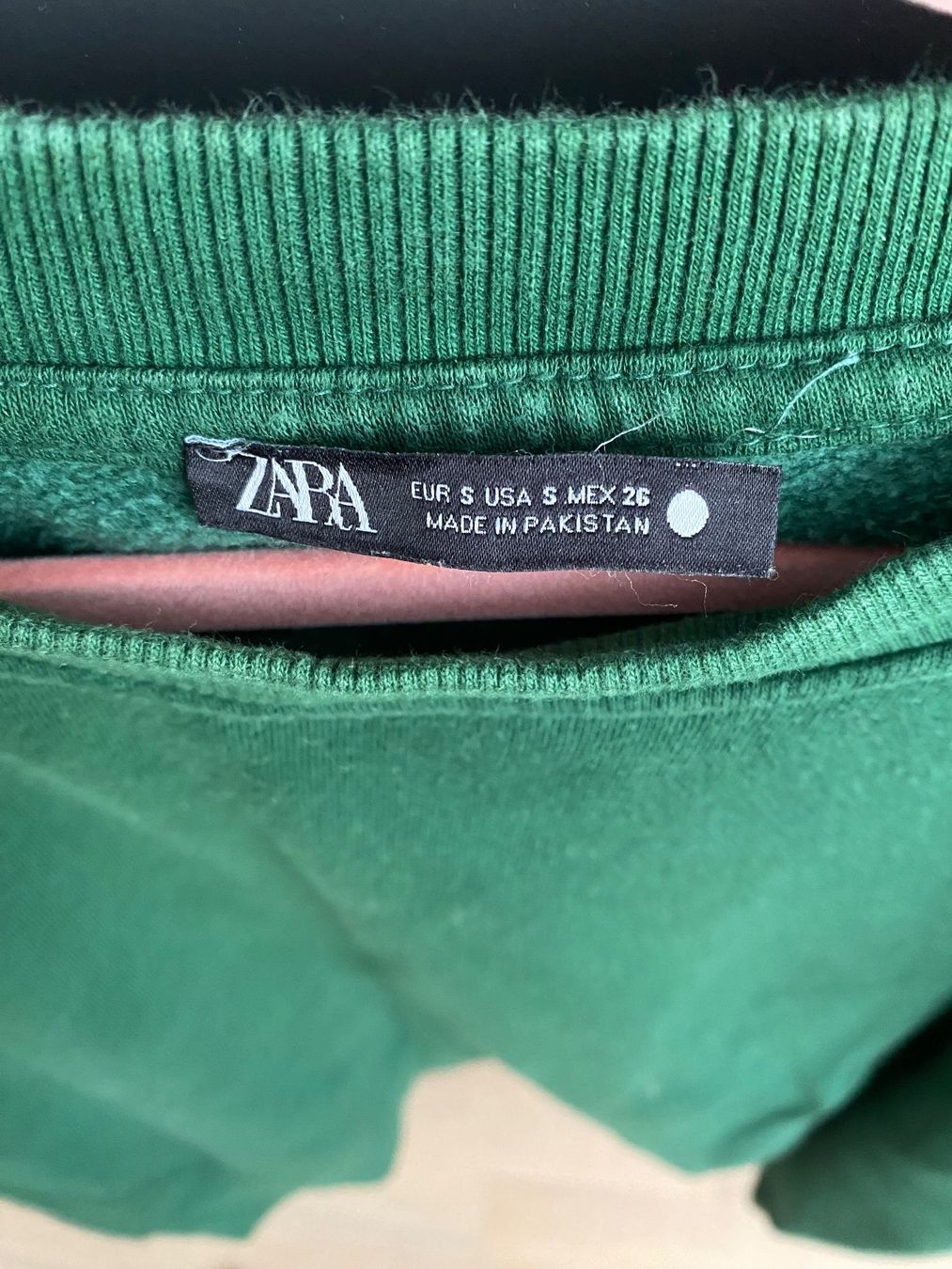 Zara Pullover & Sweatshirts: Sweat Zara vert bouteille, taille S – Gebraucht aus Sion von pur_m89d 1
