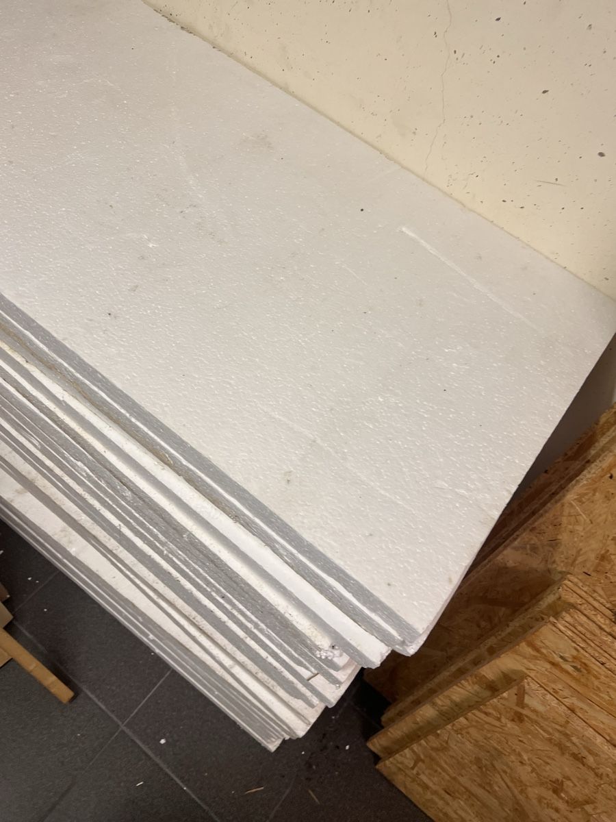 Bodenbeläge: Styroporplatten 50x100cm Dicke 3cm gebraucht – Gebraucht aus Hombrechtikon von mungibeddu 1