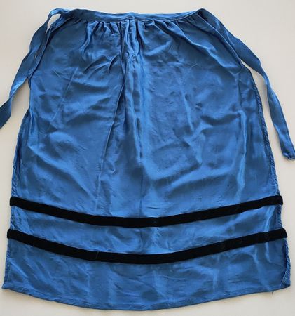 Vintage Kinder Seidenschürze, blau mit Samt