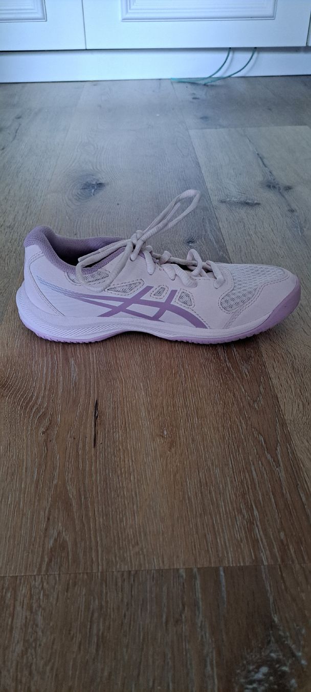 Asics Schuhe für Mädchen: Kinderschuh ASICS pink Grösse 35 – Gebraucht aus Hinterkappelen von Bvbfan 1