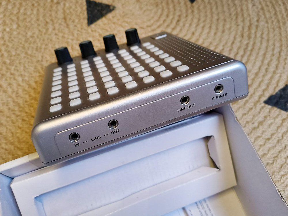 Spielzeuge: Think Geek Bliptronic 5000 Matrix Synth – Gebraucht aus Knonau von der_Alexan 2