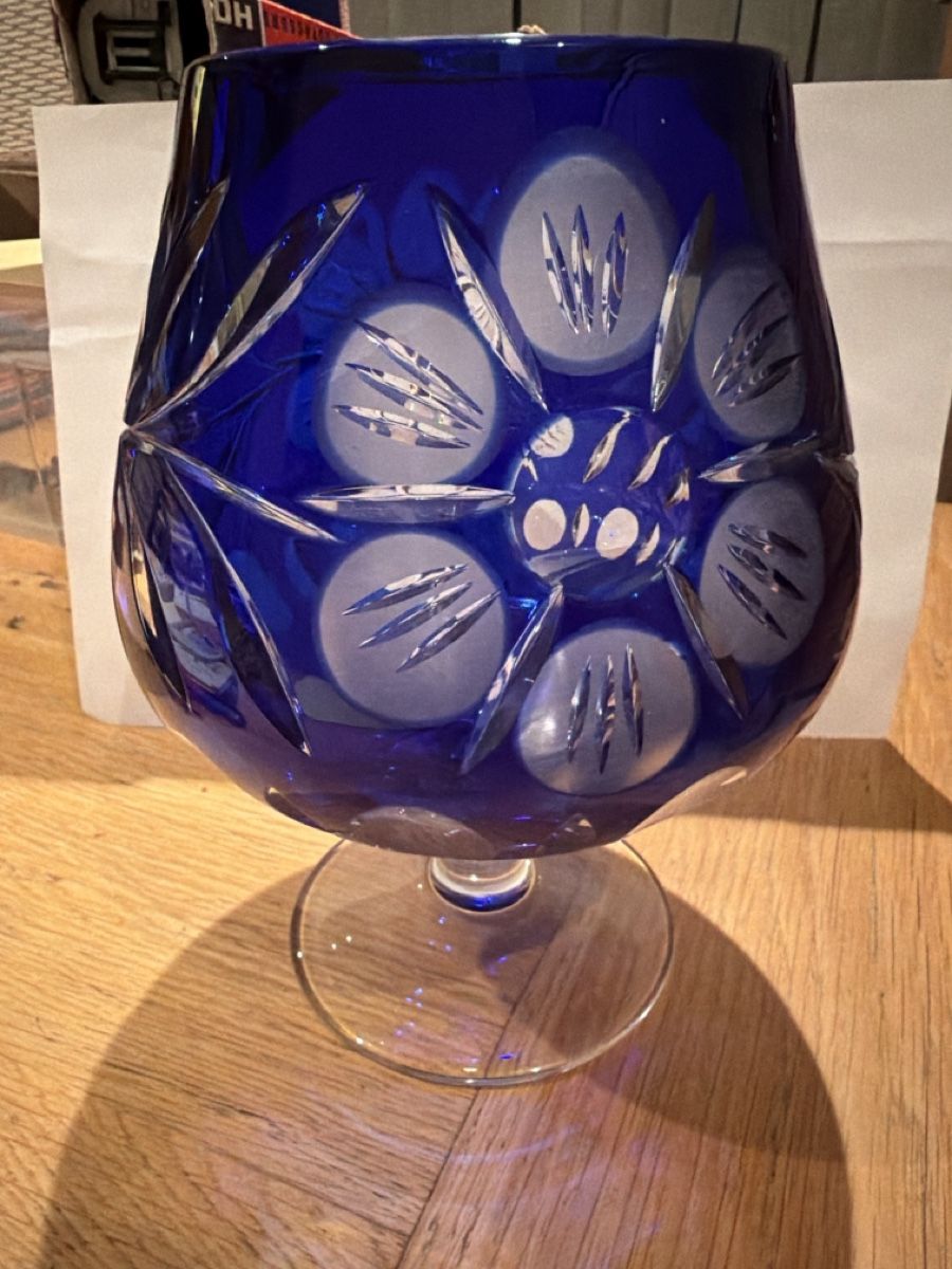 Vase & Récipients: Grande Coupe / Vase  Taillé Bleu – D'occasion à Echallens par JAR69