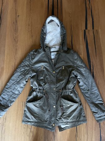 Tally Weijl Winterjacke Gr. 38, warm gefüttert