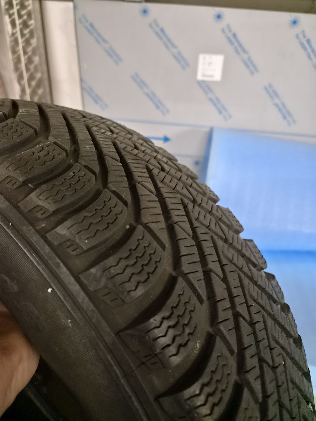 Pneus & Kompletträder: 4 Winterpneu Pirelli – Gebraucht aus Buchrain von Lader-G60 1