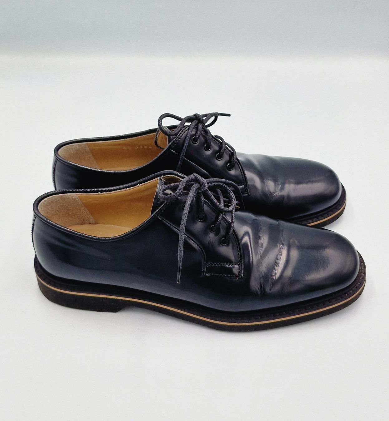 Navyboot Scarpe da donna: Navyboot Lackschuhe, Grösse 37.5, Schwarz, Swiss Made – Nuovo (secondo la descrizione) da Affeltrangen venduto da Szafaoli 1