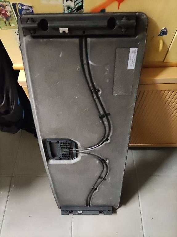 VW Tutti pezzi di ricambio auto: Laderaum Abdeckung VW Passat – Usato da Erstfeld venduto da Guz93 1