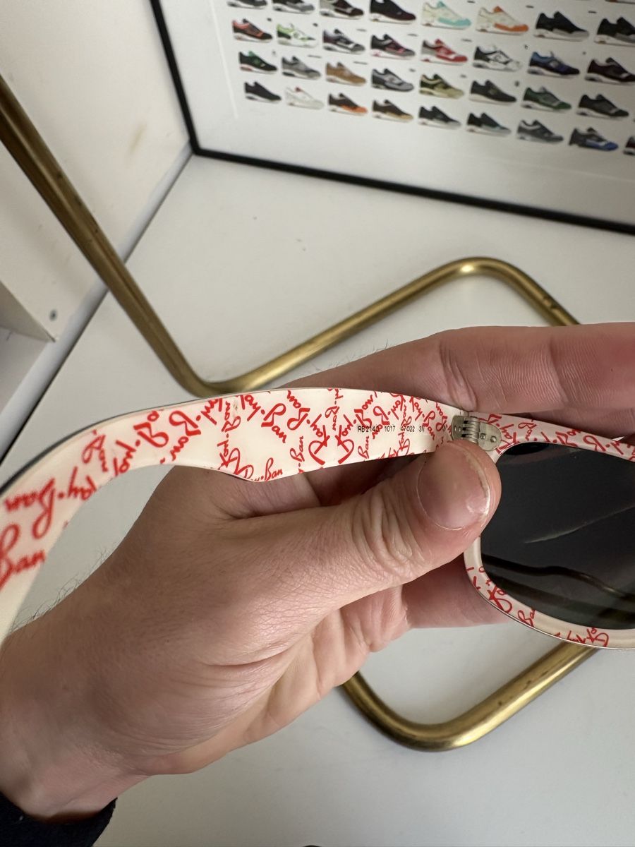 Ray-Ban Occhiali & Lenti: Ray-Ban Wayfarer édition limitée – Usato da Neuchâtel venduto da sharposneaks 2