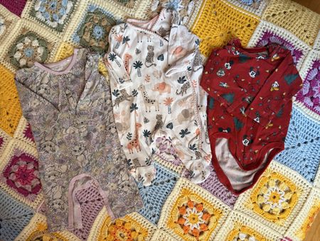 Babykleidung Set 3-teilig gemustert guter Zustand
