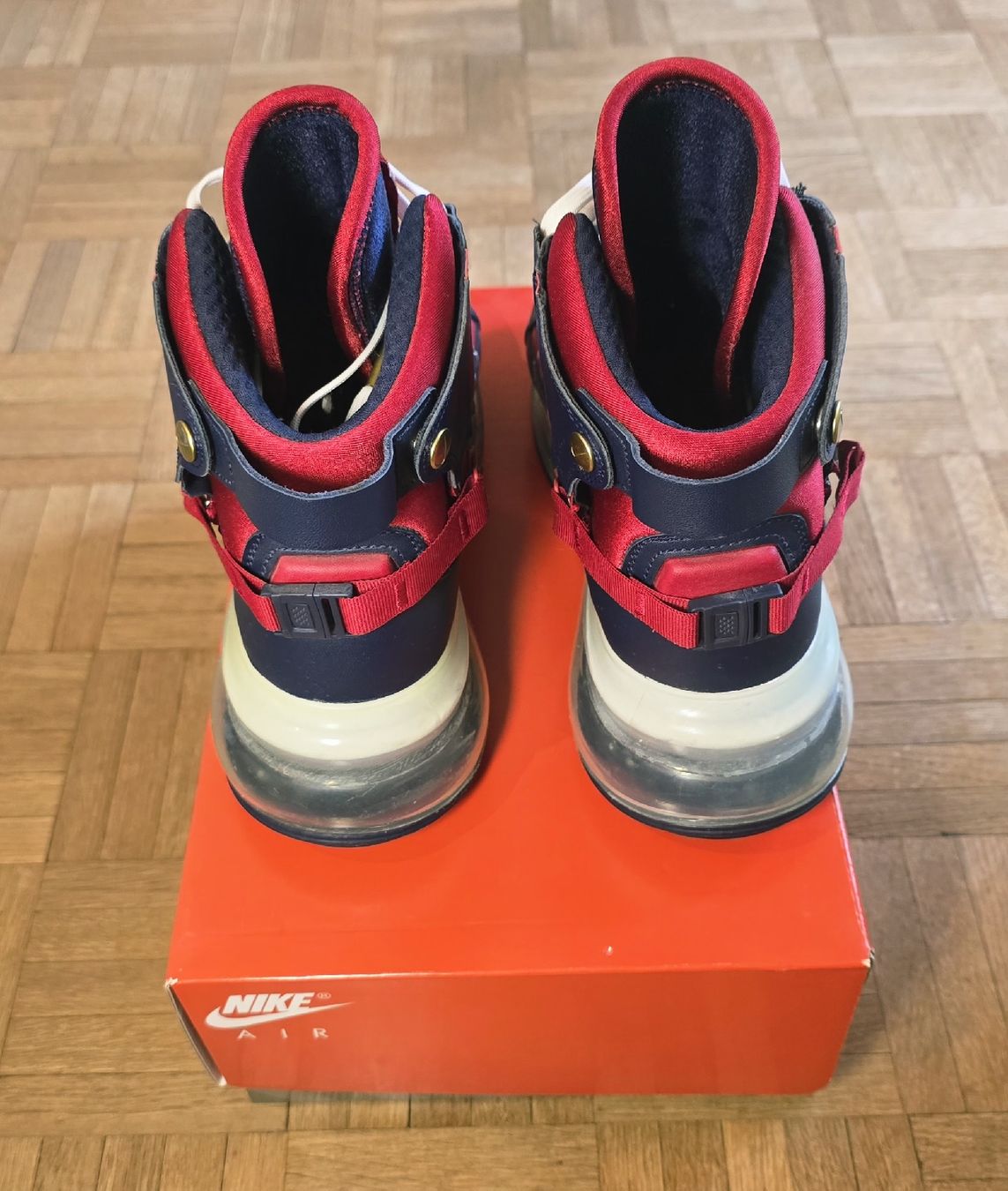 Nike Scarpe da uomo: NIKE AIR MAX 720 SATURN OLYMPIC  Gr. 42,5 – Usato da Winterthur venduto da hel_yb89 2