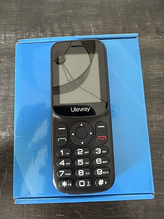 Telefoni cellulari / Smartphones: 4G Tastenhandys – Nuovo e nell'imballaggio originale da Au ZH venduto da il_fenomeno 3