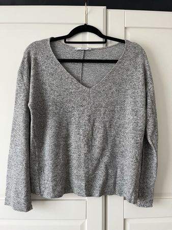 Aus weichem Stoff V-Ausschnitt-Pullover