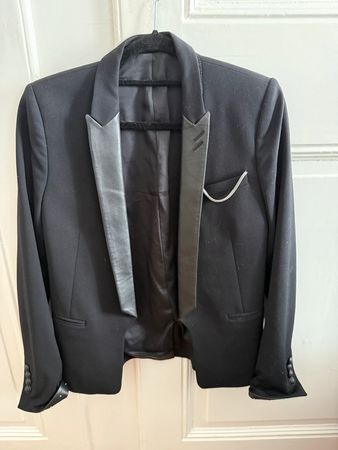 Veste The Kooples noire, taille 34 - Élégante pour l'été!