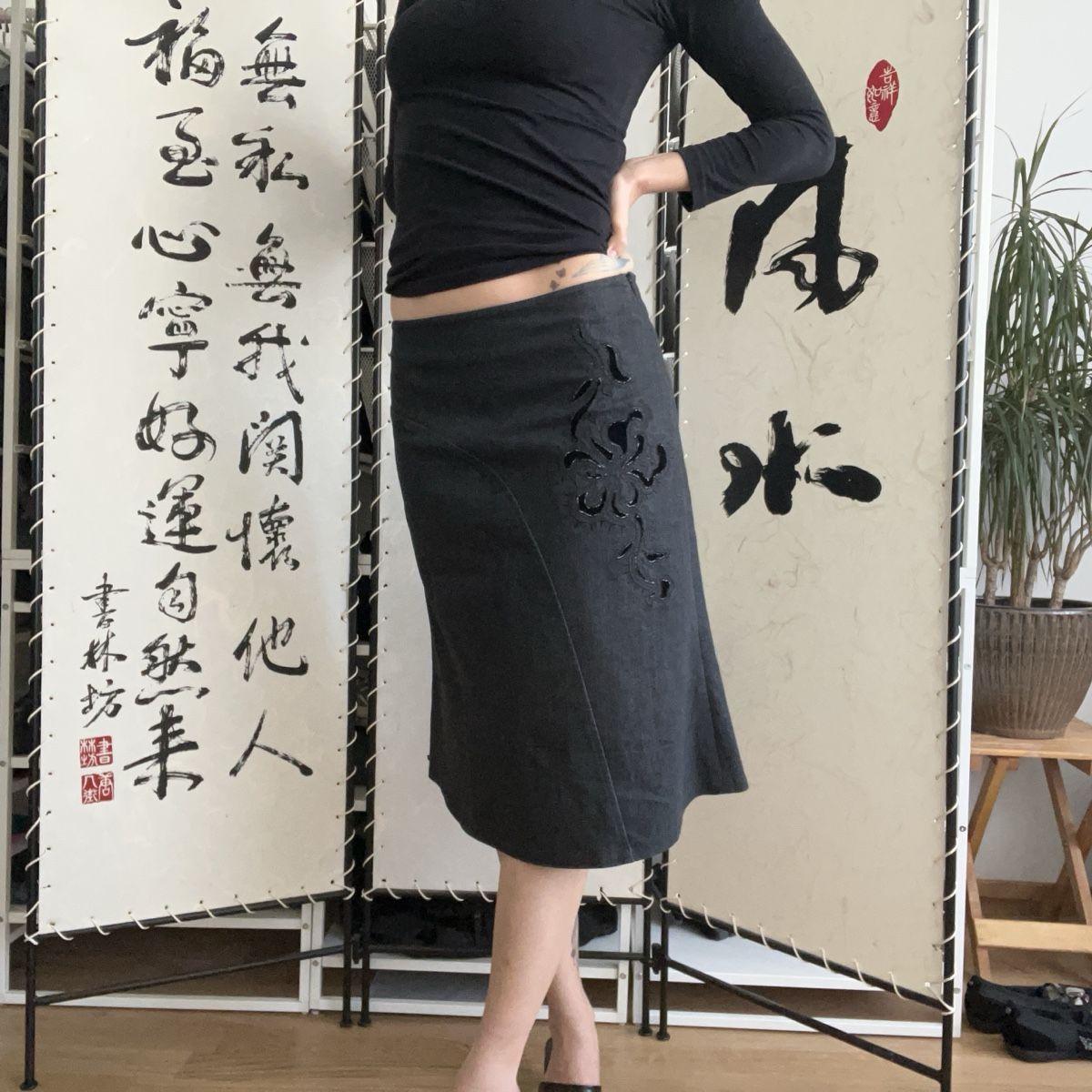 Gonne: Vintage Denim Midi Skirt – Usato da Kriens venduto da tiy_wxz5 3
