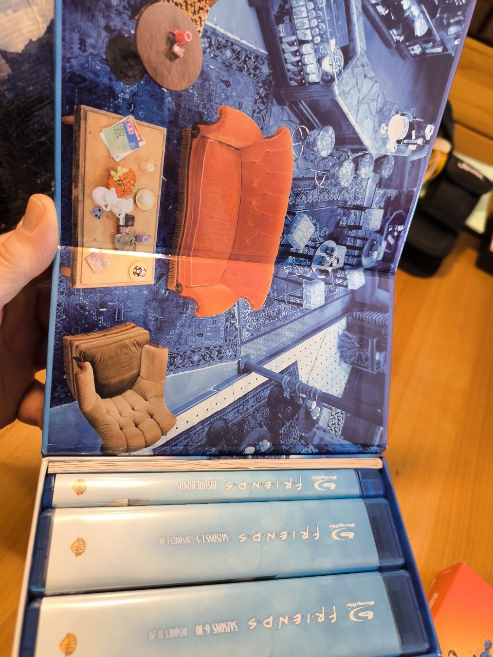 Tous les DVDs: Friends & Arrested Development Serienboxen! – D'occasion à Dürnten par Nexomynon 2