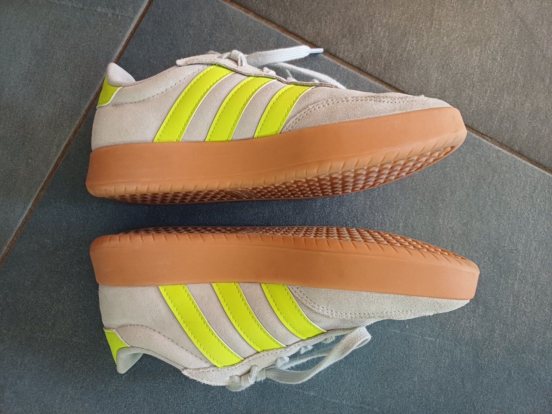 Adidas Chaussures femmes: DAMEN ADIDAS Barreda – D'occasion à Kloten par bec_y75f 1