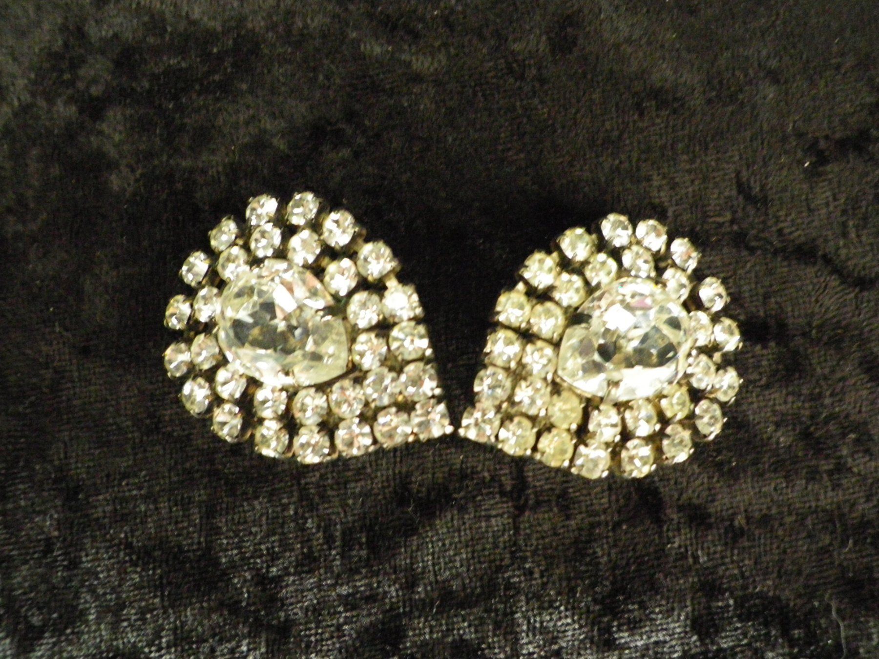 Orecchini pendenti & Orecchini a lobo: Grosse auffallende Strass-Clips – Usato da Reinach BL venduto da Annodomini 4