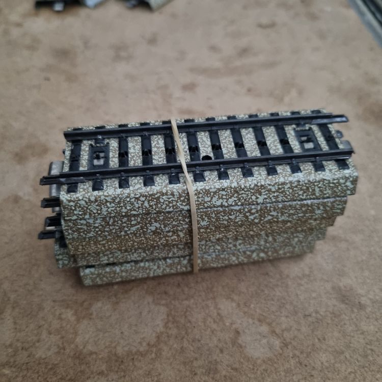 Lot de 8 rail Marklin 5107 (Gebraucht) in Genève für CHF 5 – mit ...